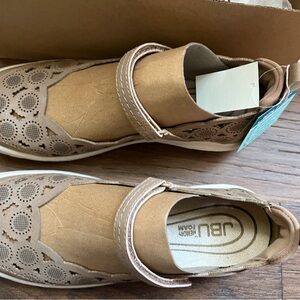 JBU Women’s Tan Laser-Cut Mary Jane Flats